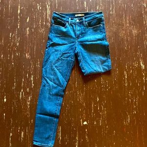 Levi’s blue 311 Shaping Skinny Jeans in women’s size 28
